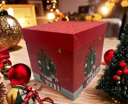 Коробка подарочная новогодняя 15*15 см.