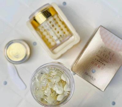 BIOAQUA Увлажняющий крем с натуральной жемчужной пудрой Pure Pearls, 120гр