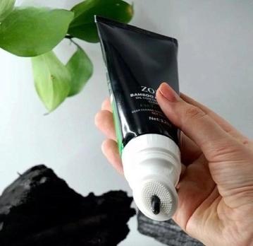 Zozu Пенка для умывания со щеточкой Bamboo Charcoal 120гр